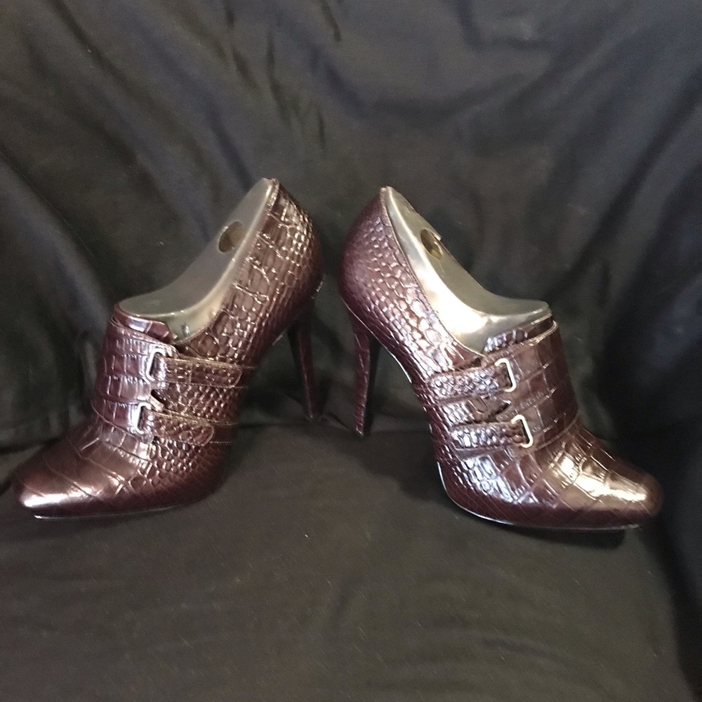 NIB GUESS ANKLE HEELS-VERY RARE-HOT-crocodile...